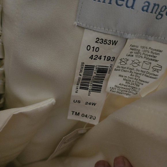 Alfredo Angelo Style 2353W, Size 24W - Picture 6 of 9